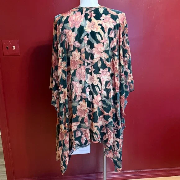 Torrid Burnout Velvet Kimono Green Pink Floral Open Front One Size Boho Hippie - Picture 3 of 4